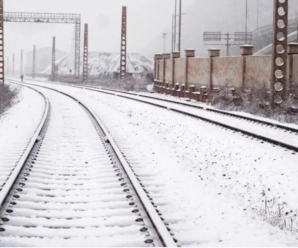 冬天已到，雨雪天氣增多，應該怎么做才能防止凈化板發(fā)潮？